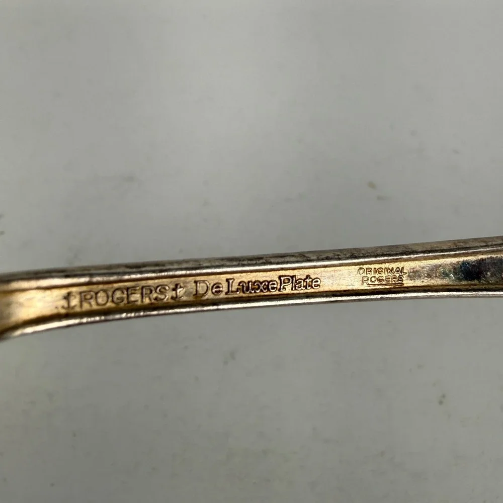 Rogers Deluxe Plate PRECIOUS Silverplate Flatware 7 5/8